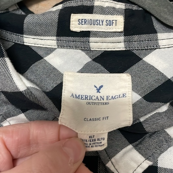 American Eagle size XLT black and white buffalo plaid button down shirt - Picture 3 of 7